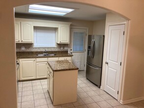 1805 Treasure Oaks Dr in Harlingen, TX - Building Photo - Building Photo