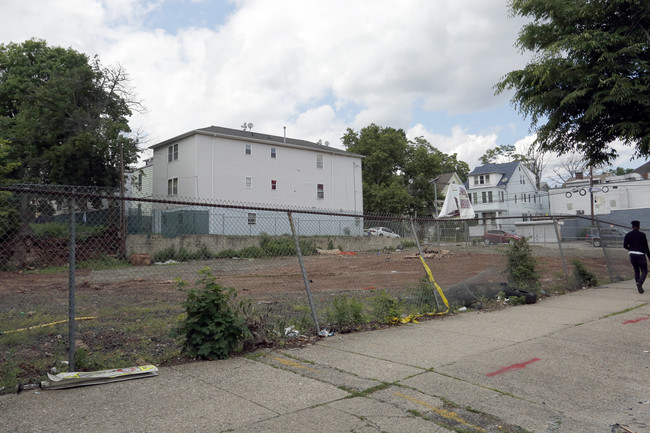 Tucker View Apartments - Building A in Newark, NJ - Building Photo - Building Photo