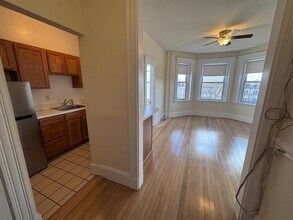 1125 Commonwealth Ave, Unit 26 in Boston, MA - Building Photo - Building Photo
