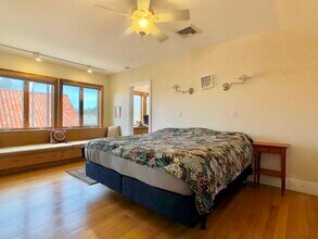 32 Lakeville Rd in Boston, MA - Foto de edificio - Building Photo