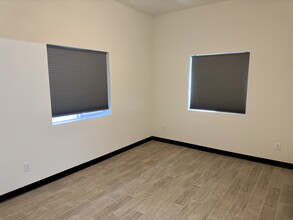 195 N 17th Ave in Yuma, AZ - Building Photo - Interior Photo