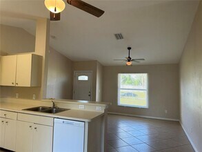 3942 Oconto Ave in North Port, FL - Building Photo - Building Photo