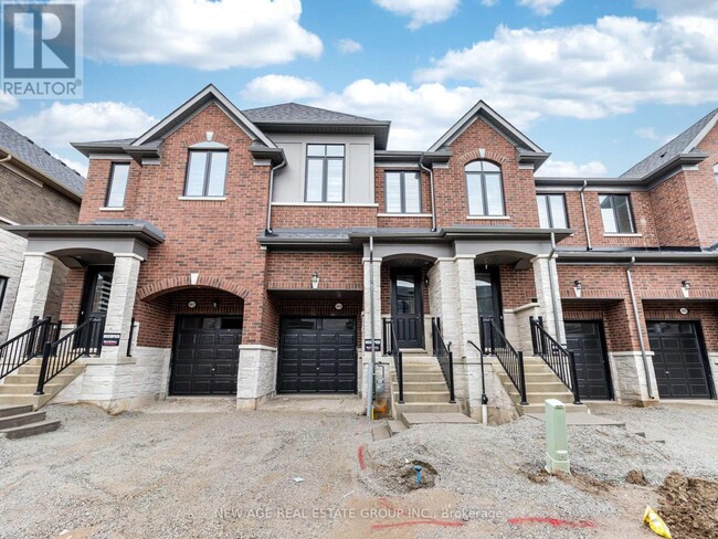 property at 1419 Oakmont Cmn