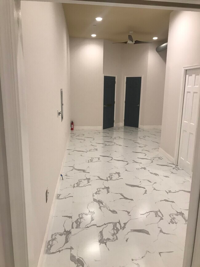 809 N 2nd St, Unit 2nd floor in Philadelphia, PA - Building Photo - Building Photo