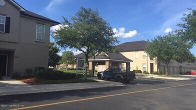 12301 Kernan Forest Blvd in Jacksonville, FL - Building Photo - Building Photo