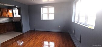 1561 E 94th St in Brooklyn, NY - Building Photo