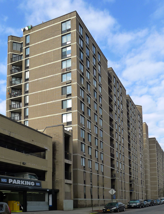 Metro North Riverview Apartments in New York, NY - Foto de edificio