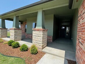 11213 NW 135th St in Yukon, OK - Building Photo - Building Photo