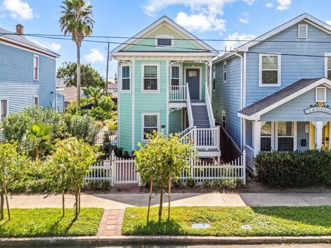 property at 2817 Avenue Q