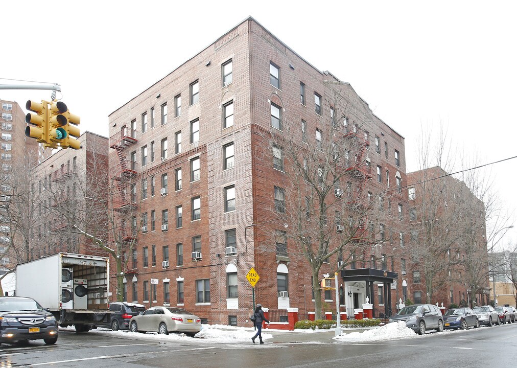 3220 AVENUE H in Brooklyn, NY - Foto de edificio