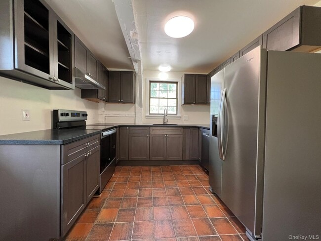 property at 121 E Hook Cross Rd
