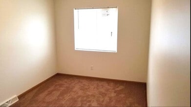 42nd Street Duplexes in Davenport, IA - Foto de edificio - Building Photo