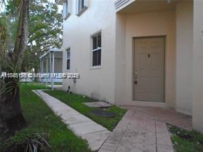 6992 SW 148 Ln in Davie, FL - Building Photo