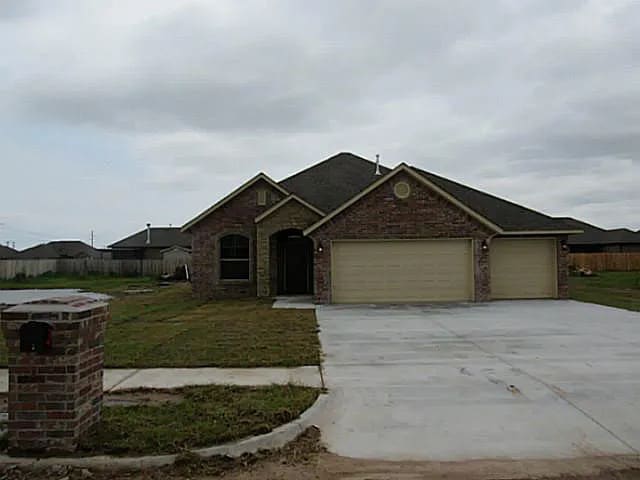 937 SW 15th St in Moore, OK - Foto de edificio - Building Photo