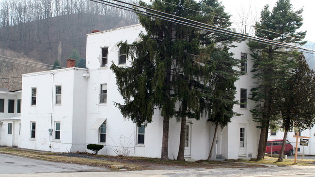 2327 Bluefield Ave in Bluefield, WV - Building Photo - Building Photo