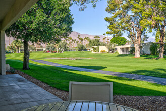 24 Desert Lakes Dr in Palm Springs, CA - Foto de edificio - Building Photo