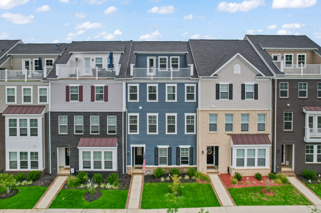 1488 Meadowlark Glen Rd in Dumfries, VA - Foto de edificio - Building Photo