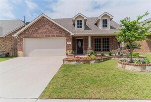 562 Jamestown Ln in Royse City, TX - Building Photo
