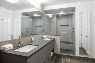 121 E 39th St, Unit 22 in New York, NY - Building Photo - Building Photo