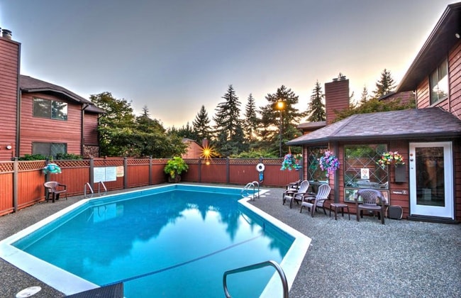 1726 157th Ave NE, Unit Nottingham in Bellevue, WA - Foto de edificio - Building Photo