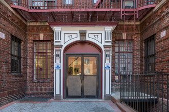 4333 48th St in Sunnyside, NY - Foto de edificio - Building Photo