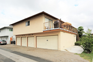 7302 Toulouse Dr in Huntington Beach, CA - Foto de edificio - Building Photo