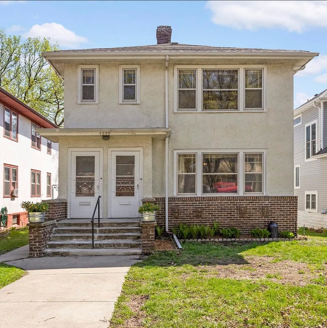 4235 Pleasant Ave, Unit Upper in Minneapolis, MN - Building Photo - Building Photo