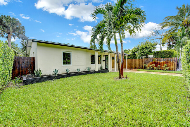 820 NE 17th St in Fort Lauderdale, FL - Building Photo - Building Photo