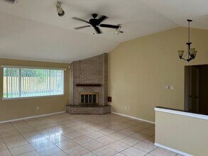 8010 Addicks Clodine Rd in Houston, TX - Building Photo - Building Photo