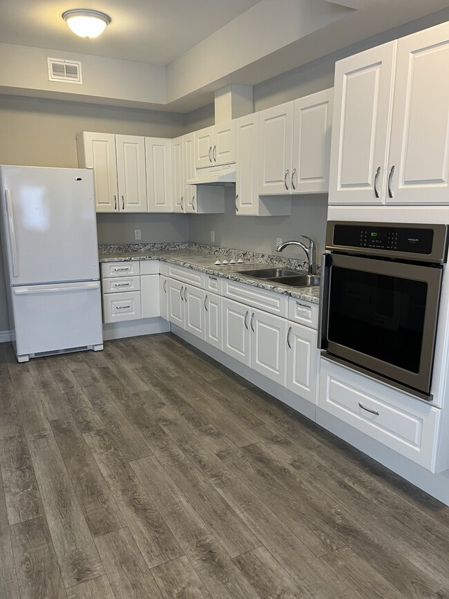 680 Ontario St in Cobourg, ON - Building Photo - Building Photo