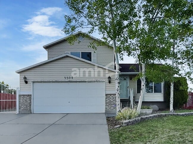 property at 5504 W Sun Cliff Ct