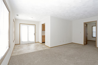 Hill Meadow Apartments in Springfield, IL - Building Photo - Interior Photo