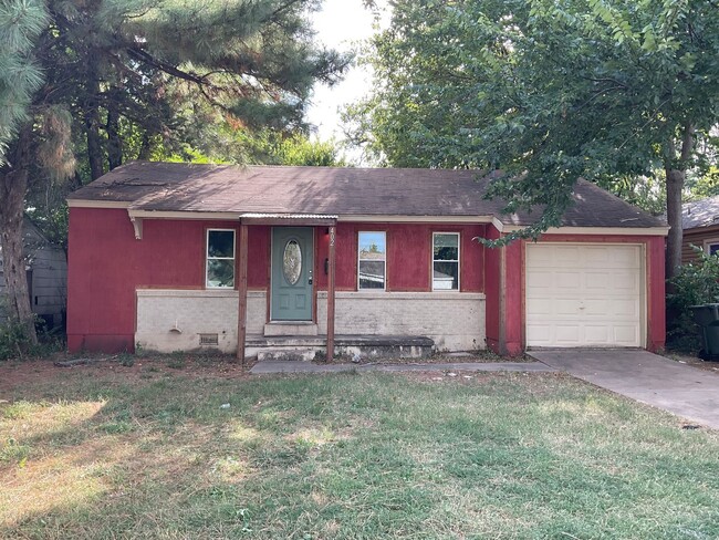 property at 402 E Key Blvd