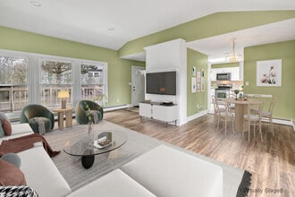 8 Drumlin Rd in Westport, CT - Building Photo - Building Photo