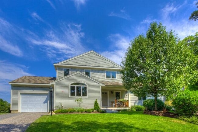 property at 9 Aspen Rd