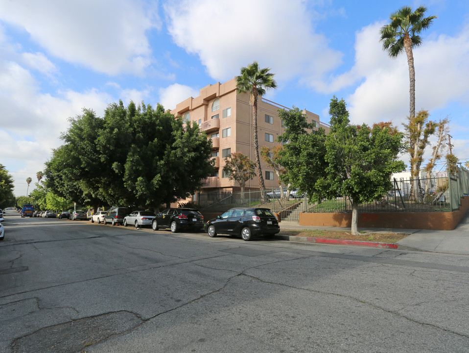 Berendo Place Apartments in Los Angeles, CA - Building Photo