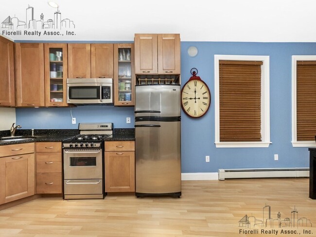 16 Foster St, Unit 4 in Boston, MA - Building Photo - Building Photo