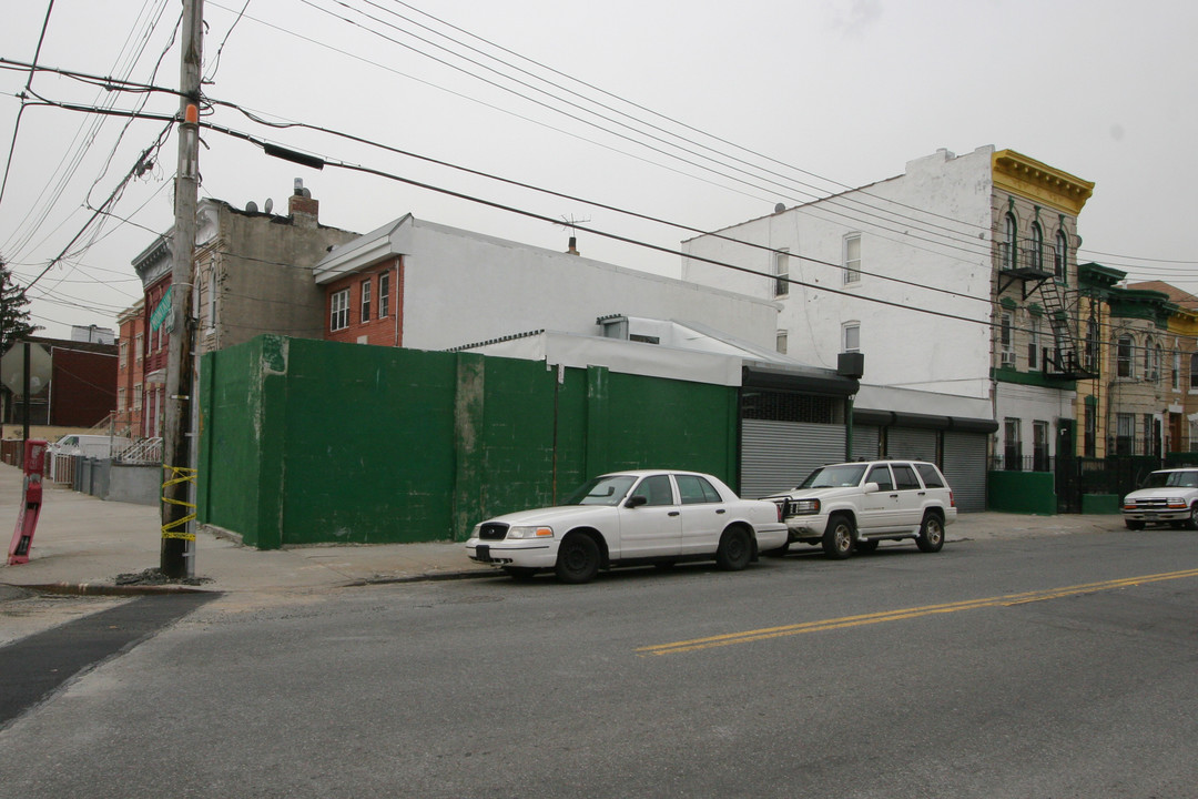 1100 Sutter Ave in Brooklyn, NY - Building Photo