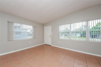 6143 Bolling Dr in Orlando, FL - Foto de edificio - Building Photo