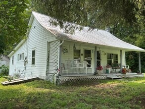 25 Sugar Hollow Ln in Fall Branch, TN - Building Photo - Building Photo
