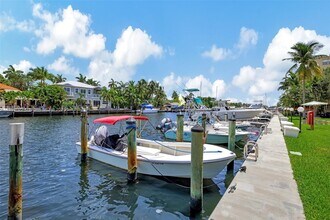 1731 SE 15th St in Fort Lauderdale, FL - Foto de edificio - Building Photo