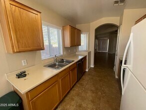 1604 E Angela Dr in Phoenix, AZ - Foto de edificio - Building Photo