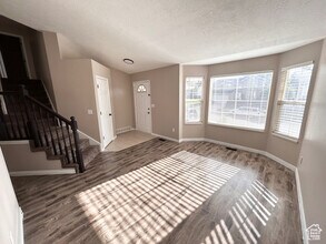15059 S Manilla Dr in Draper, UT - Building Photo - Building Photo