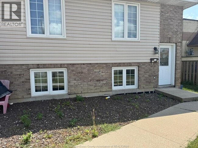 319 Tuscarora St in Windsor, ON - Building Photo - Building Photo