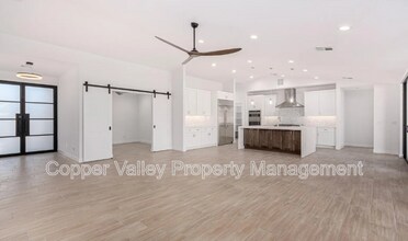 35852 N 10th St in Phoenix, AZ - Foto de edificio - Building Photo