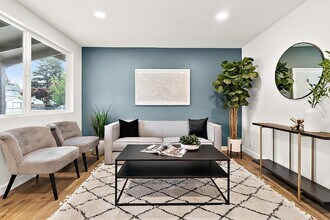 1730 115th St S in Parkland, WA - Foto de edificio - Building Photo