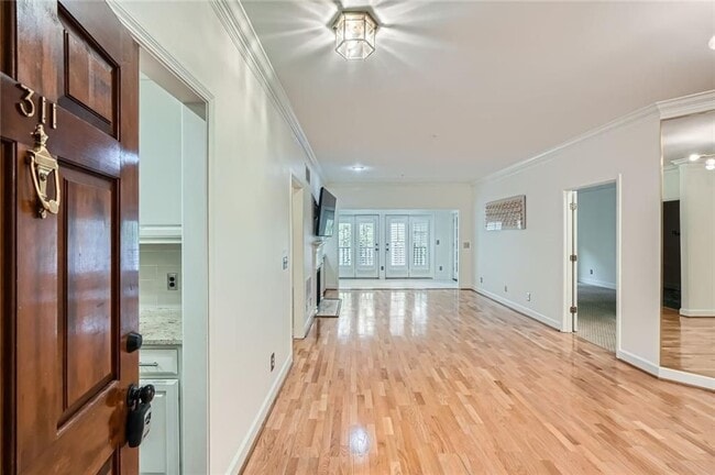 28311 Plantation Dr NE in Atlanta, GA - Foto de edificio - Building Photo