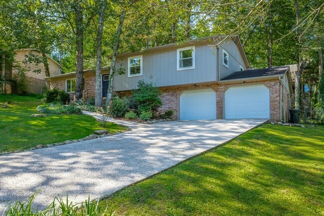 819 Skyline Park Dr in Signal Mountain, TN - Building Photo - Building Photo