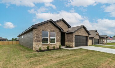 8517 E Fort Worth St in Broken Arrow, OK - Building Photo - Building Photo