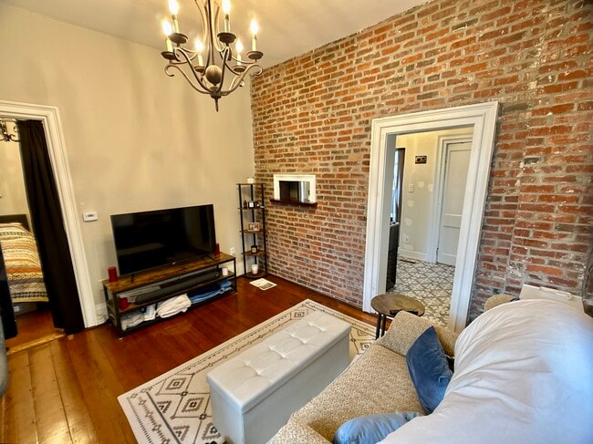 271 Chestnut Ave, Unit R in Boston, MA - Foto de edificio - Building Photo